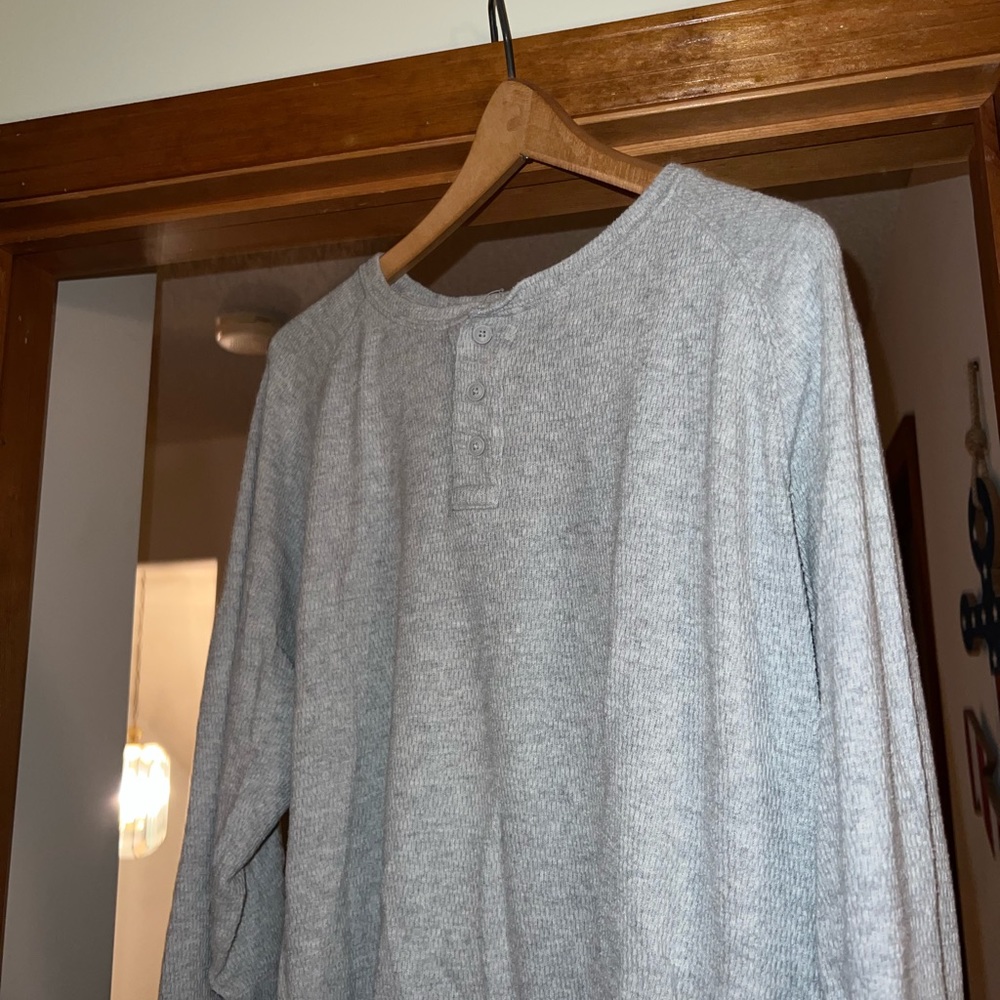 Long sleeve with two button. Aeropostale gray with a nice fall texture to it.